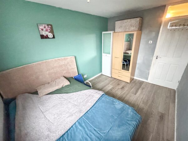 Greenland Walk, Corby