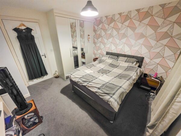 Fieldfare Close, Corby