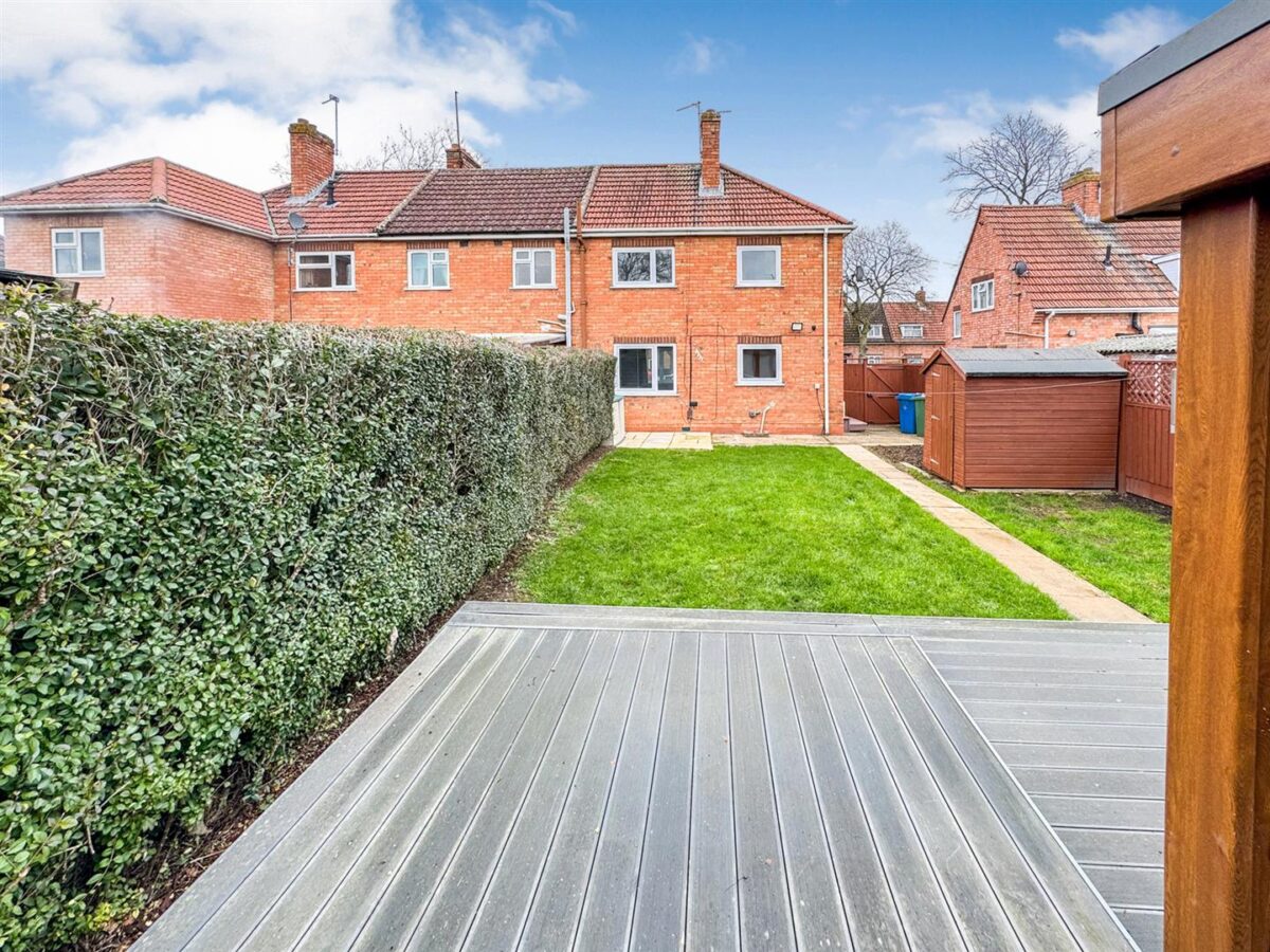 Tanfields Grove, Corby