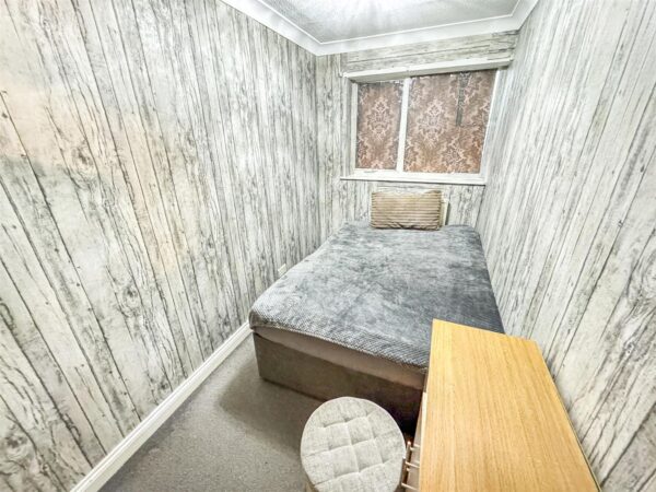 Greenland Walk, Corby