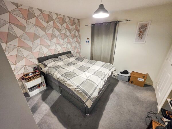 Fieldfare Close, Corby