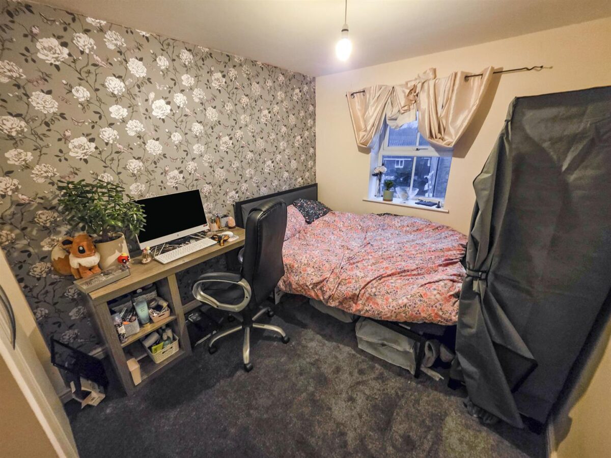 Fieldfare Close, Corby