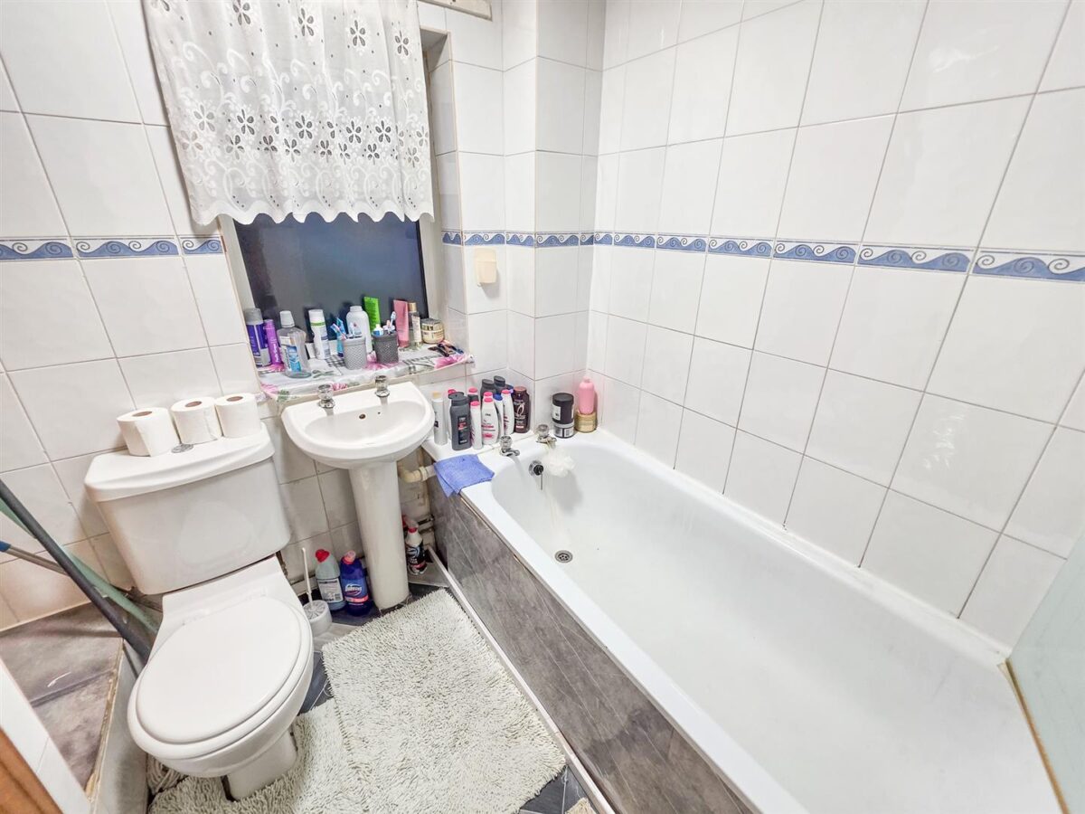 Landseer Court, Corby