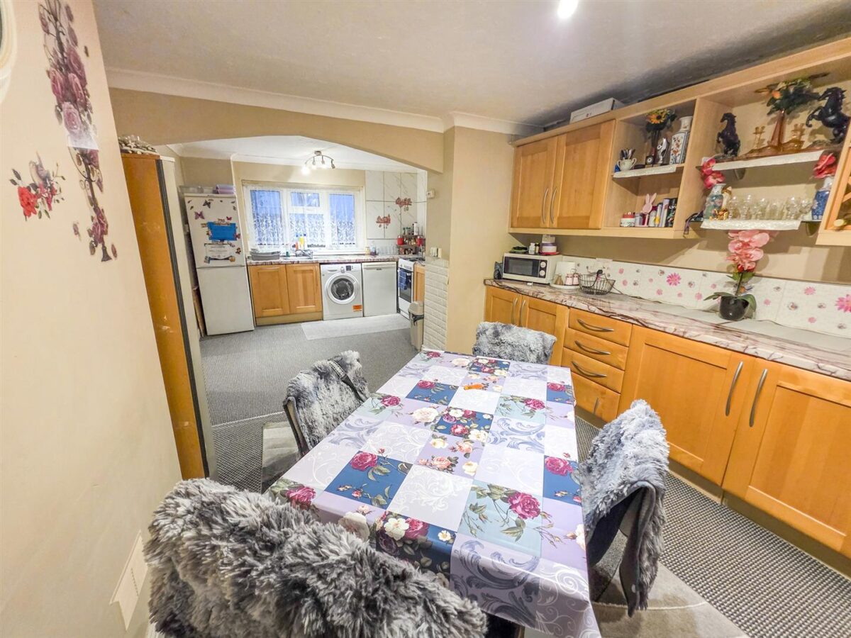 Landseer Court, Corby