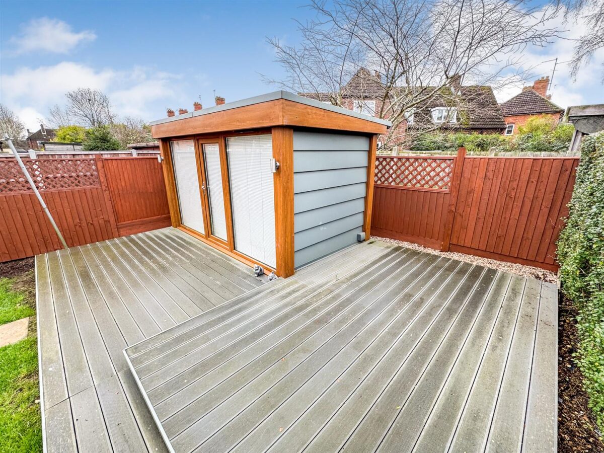 Tanfields Grove, Corby