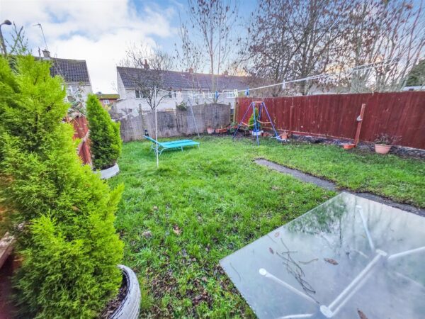 Landseer Court, Corby