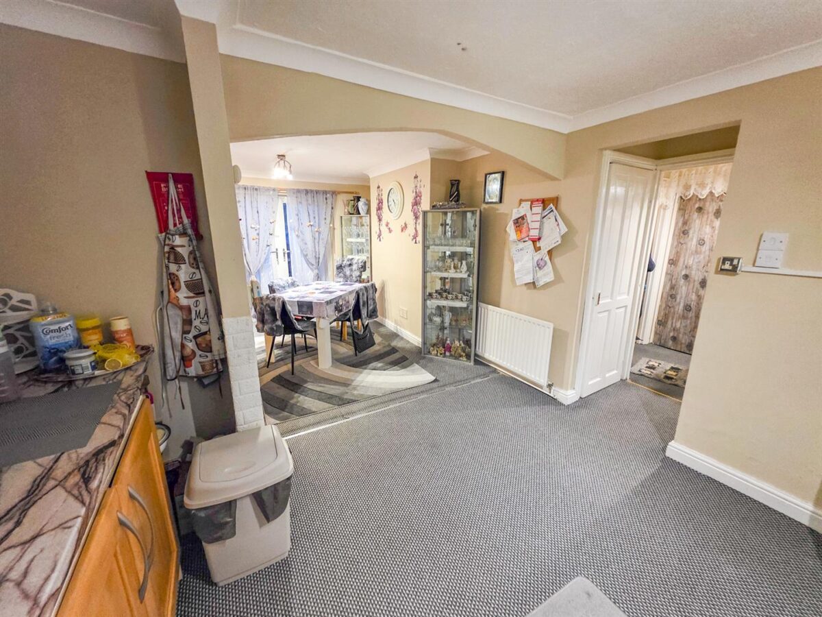 Landseer Court, Corby