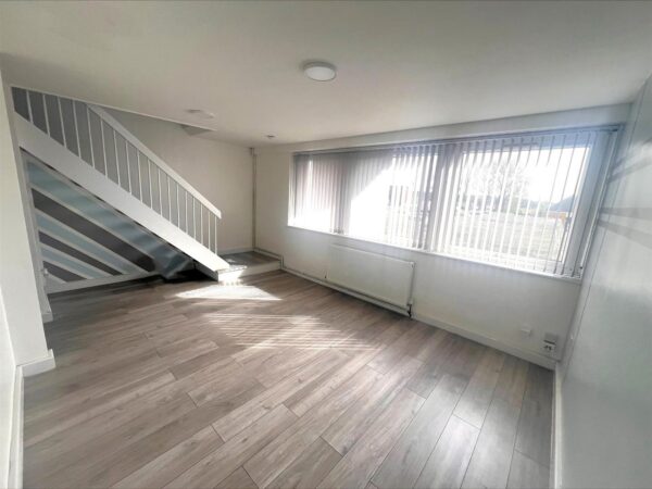 Farmstead Road, Corby