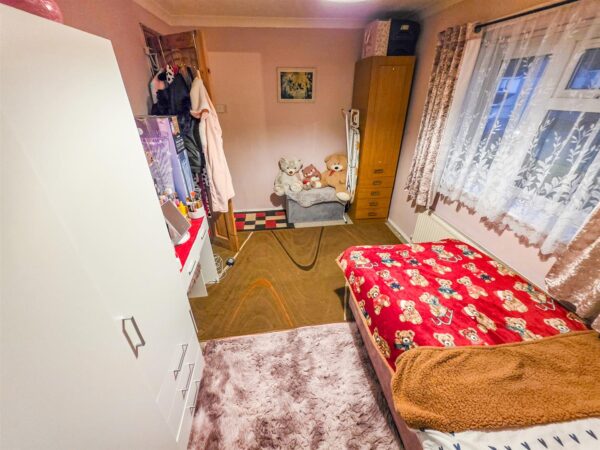 Landseer Court, Corby