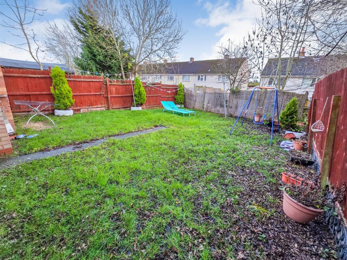 Landseer Court, Corby