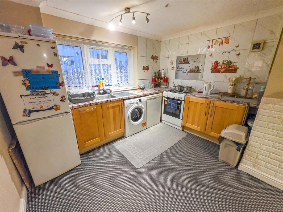 Landseer Court, Corby