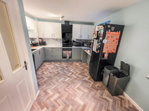 Fieldfare Close, Corby