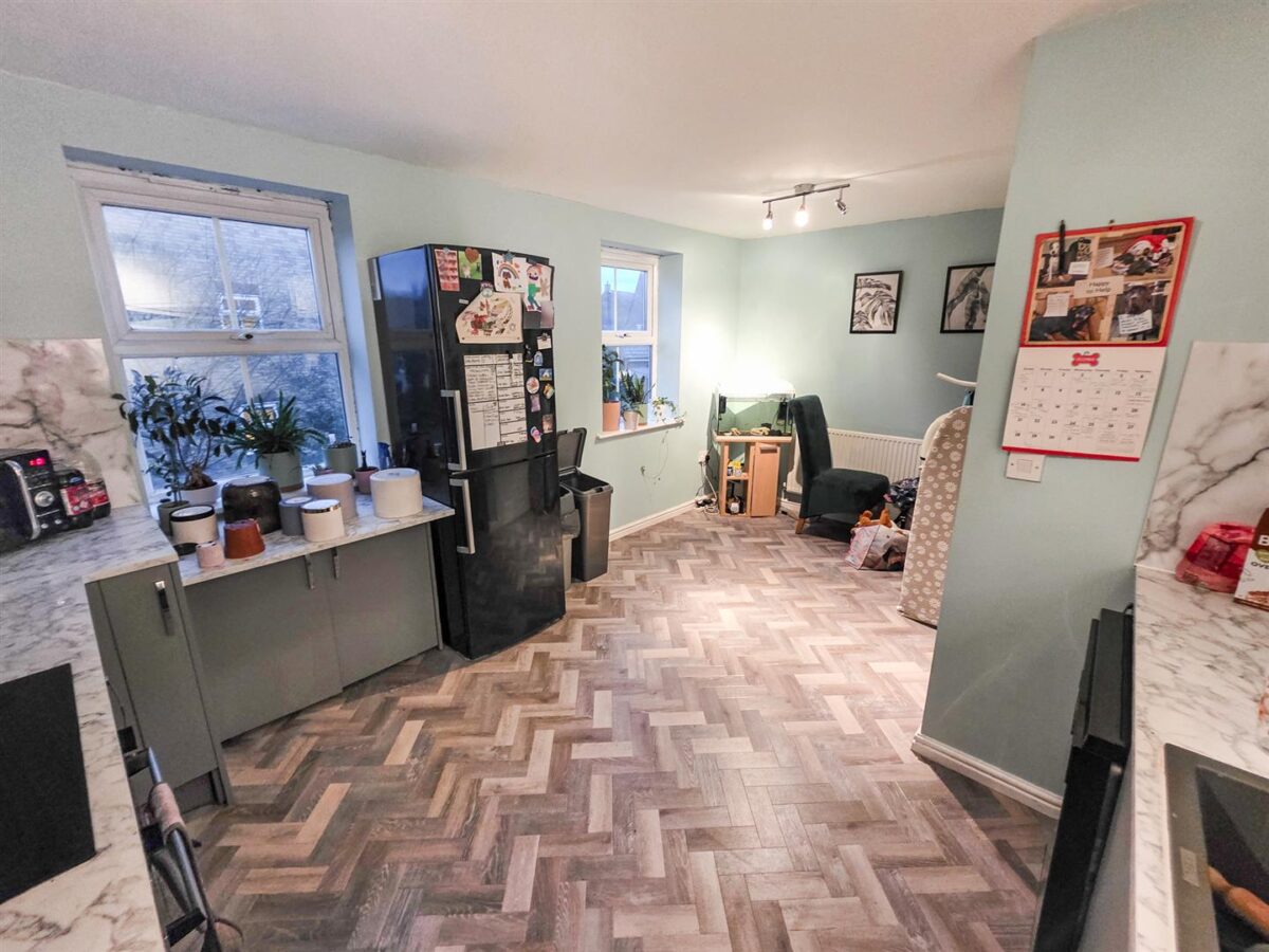 Fieldfare Close, Corby