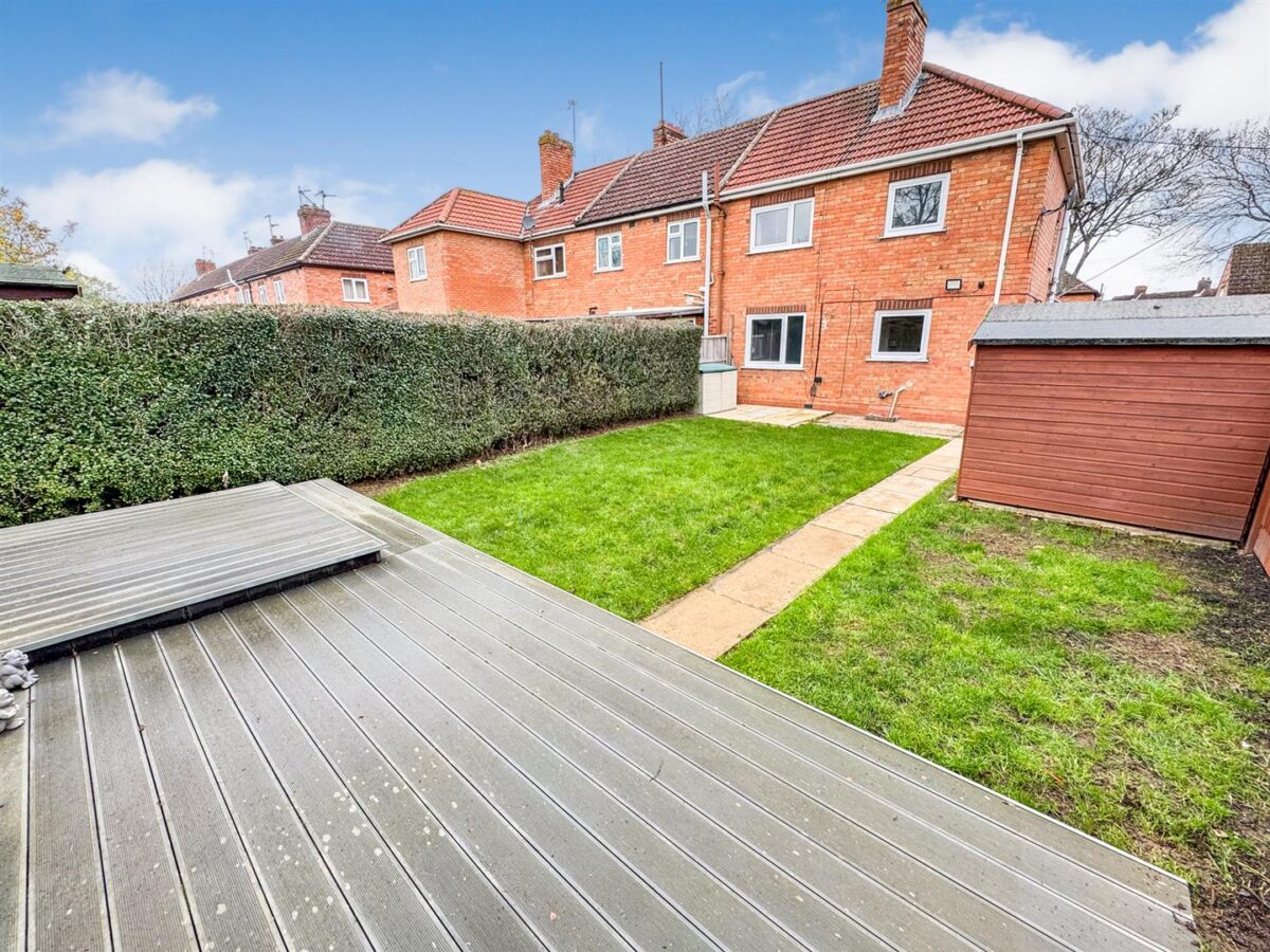 Tanfields Grove, Corby