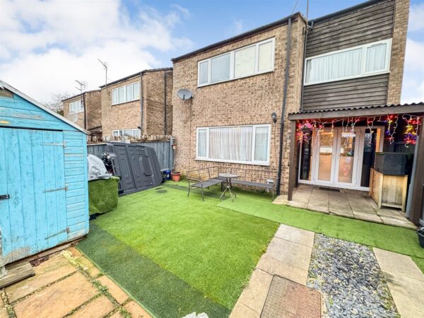 Greenland Walk, Corby