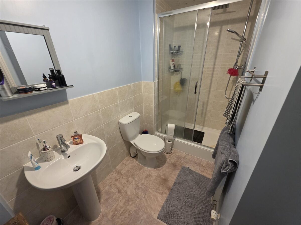 Fieldfare Close, Corby