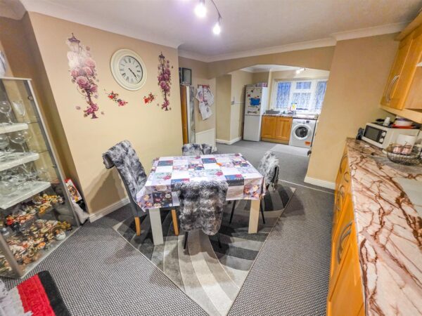 Landseer Court, Corby