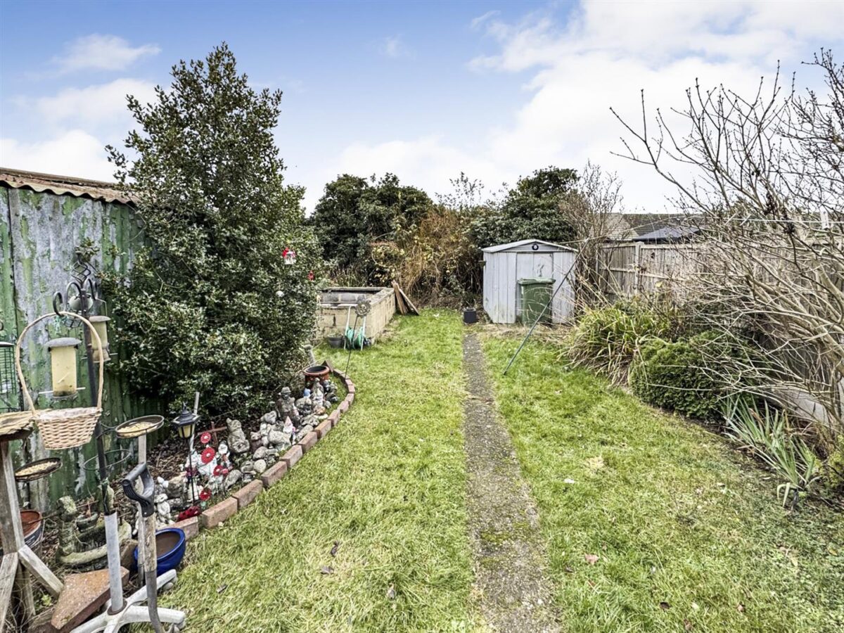 West Glebe Road, Corby