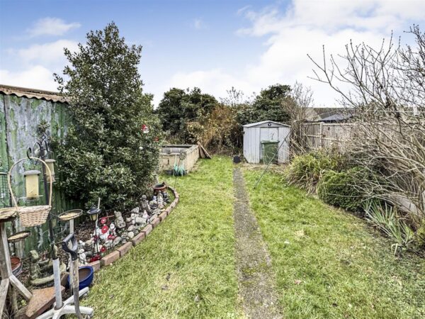 West Glebe Road, Corby