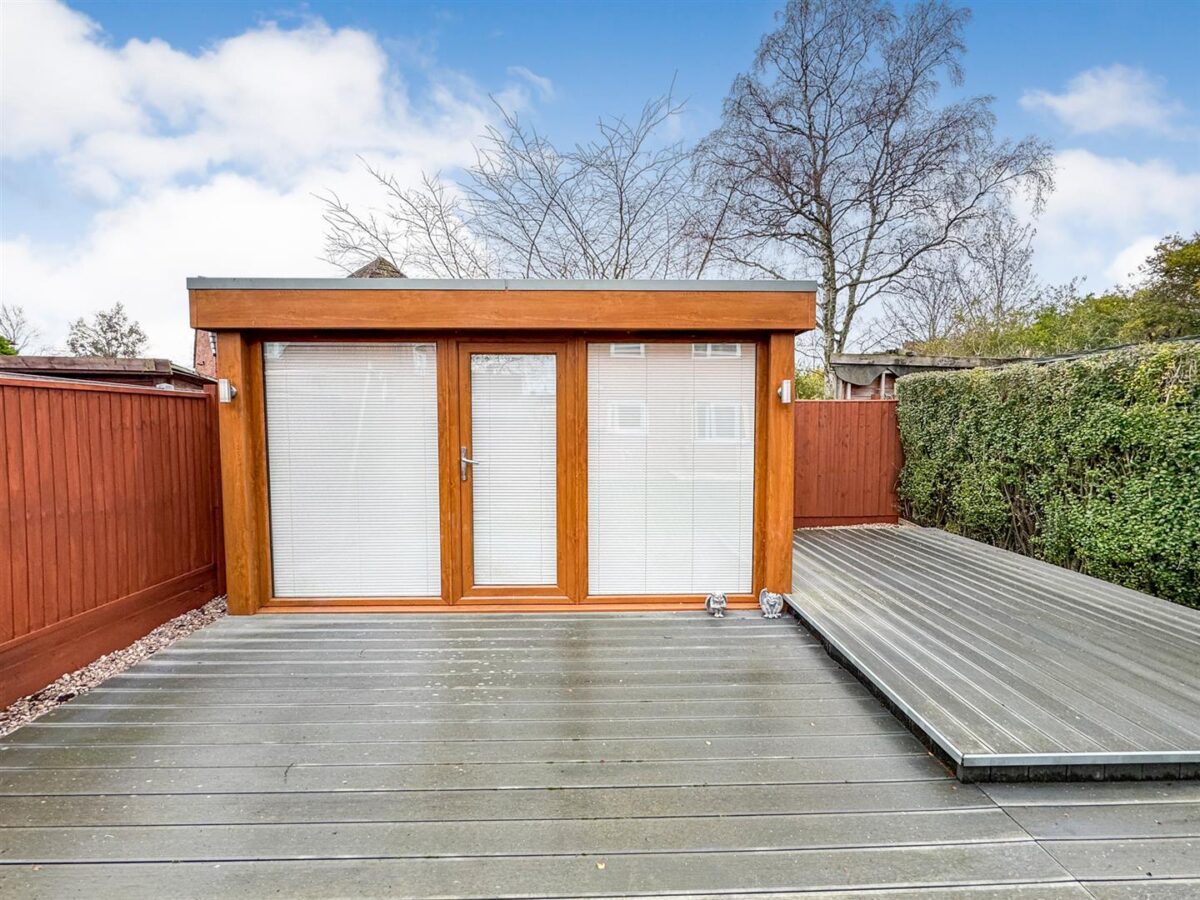 Tanfields Grove, Corby