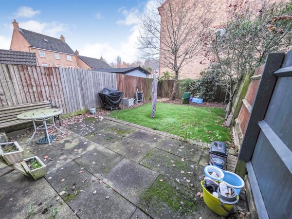 Fieldfare Close, Corby