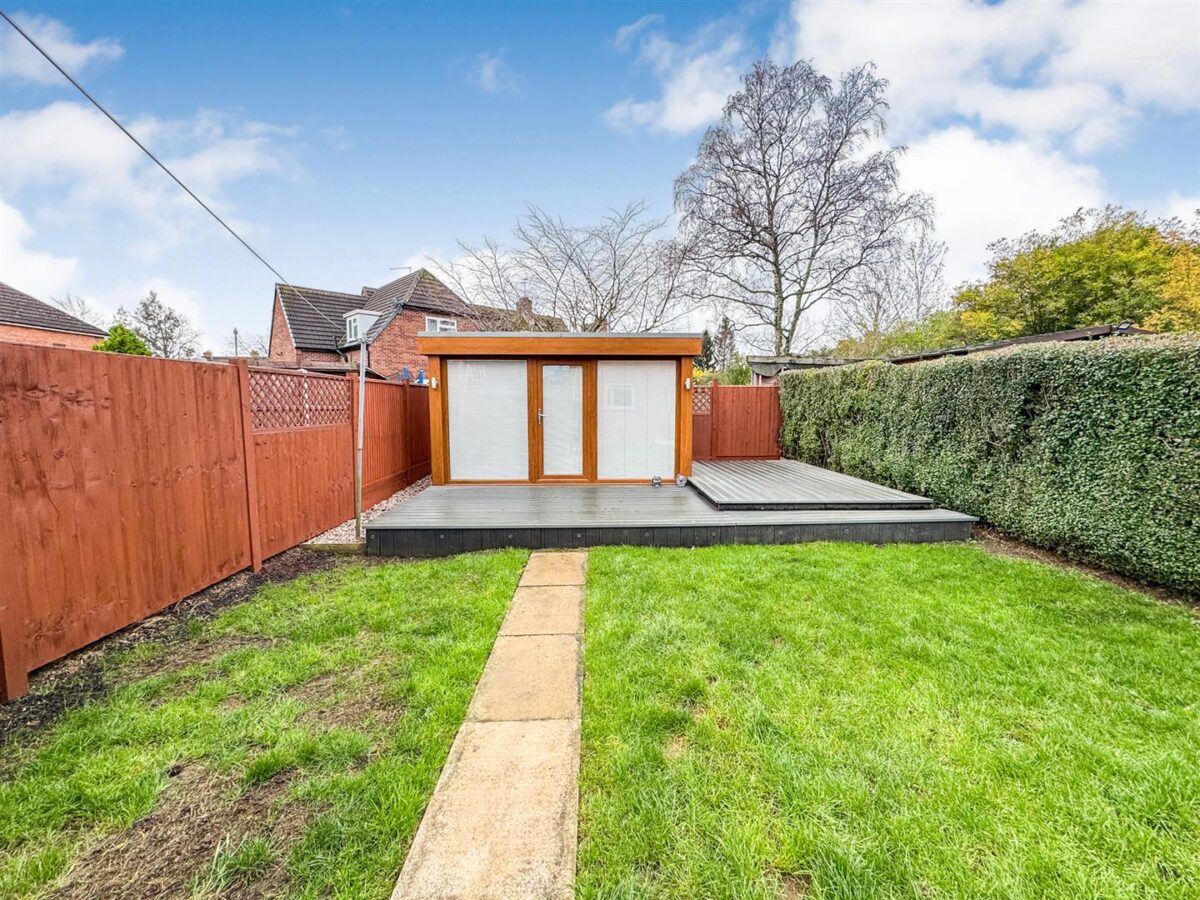 Tanfields Grove, Corby