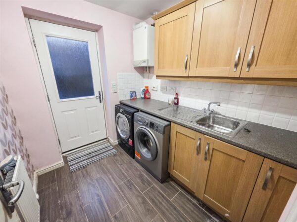 Fieldfare Close, Corby