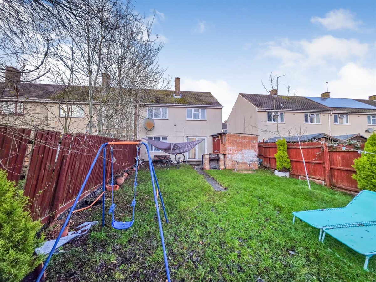 Landseer Court, Corby