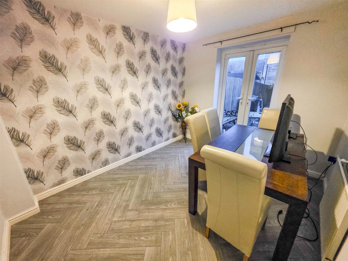 Fieldfare Close, Corby