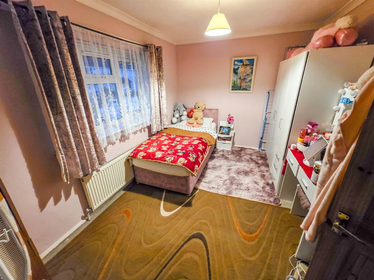 Landseer Court, Corby