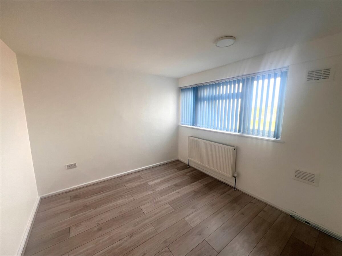 Farmstead Road, Corby