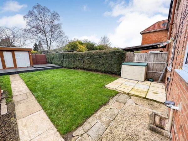 Tanfields Grove, Corby