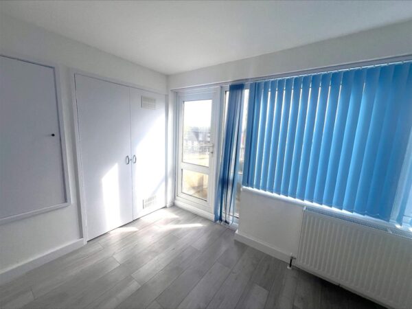 Farmstead Road, Corby