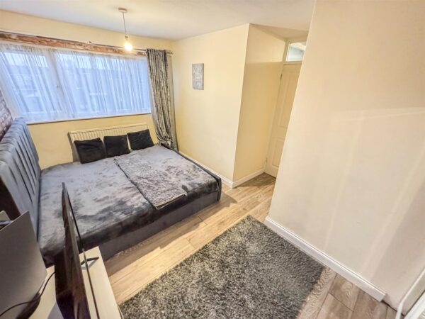 Greenland Walk, Corby