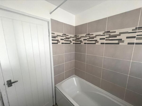 Farmstead Road, Corby