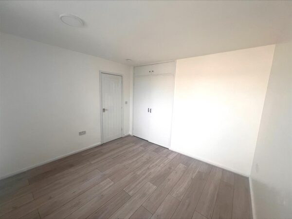 Farmstead Road, Corby