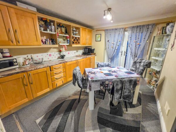 Landseer Court, Corby