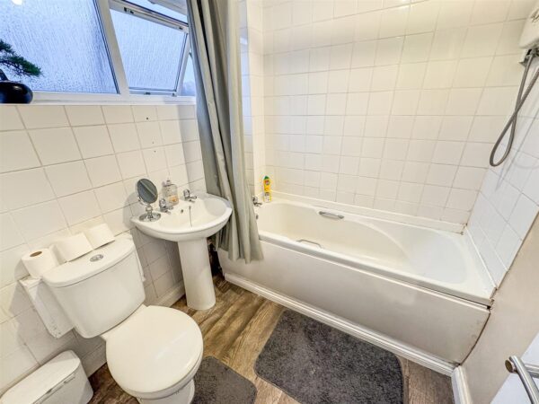 Greenland Walk, Corby