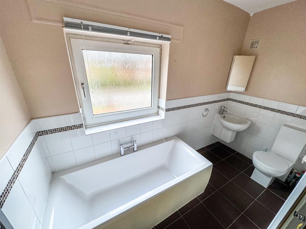 Tanfields Grove, Corby