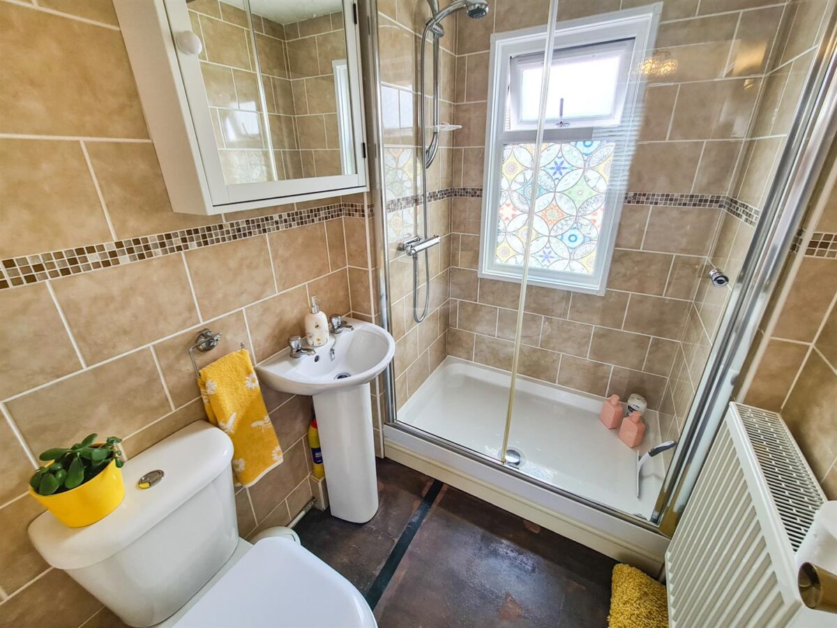 Oundle Road, Weldon, Corby