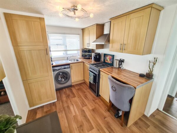 Oundle Road, Weldon, Corby