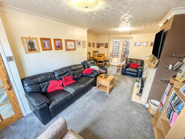 Willow Brook Road, Corby