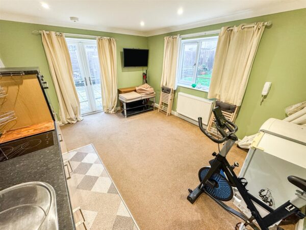 Croyde Avenue, Corby