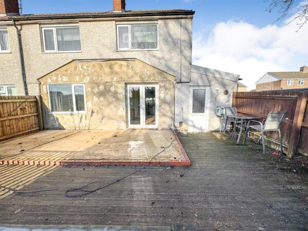 Farmstead Road, Corby