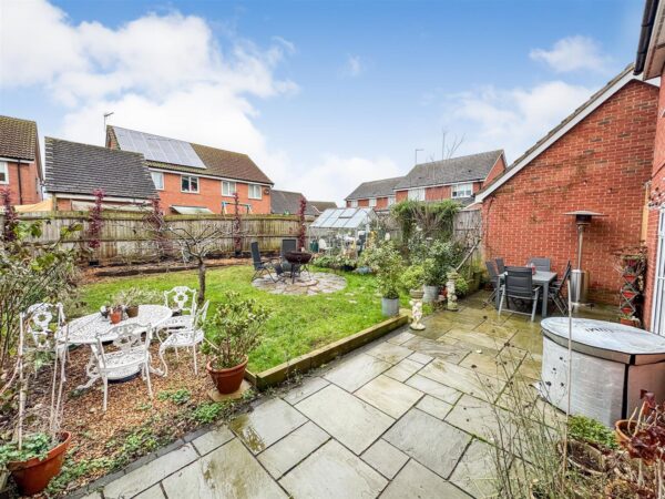 Melford Close, Corby