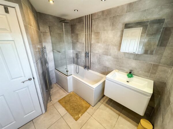 Glastonbury Road, Corby