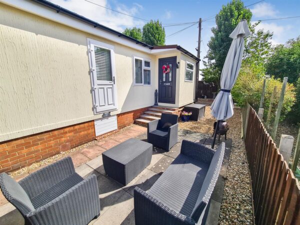 Oundle Road, Weldon, Corby