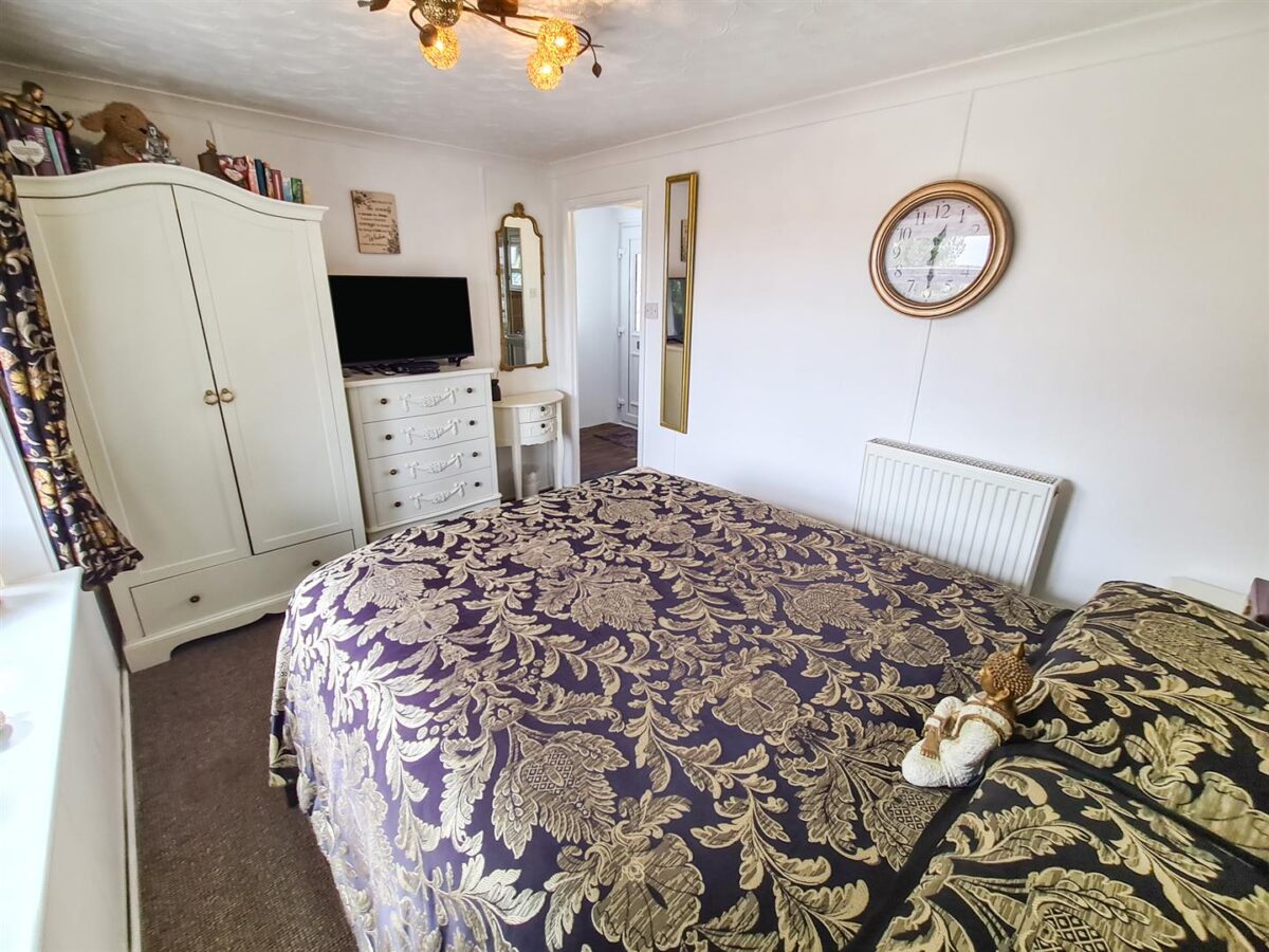 Oundle Road, Weldon, Corby