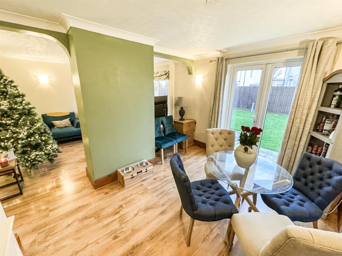 Welford Grove, Corby