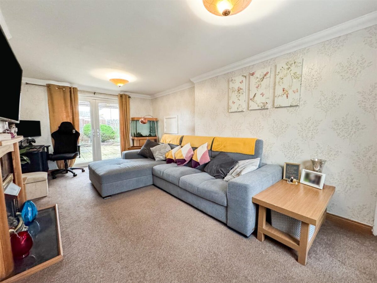 Croyde Avenue, Corby